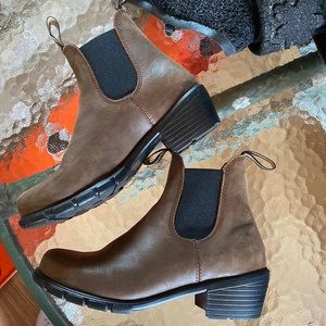 Blundstone Heeled Boots - Antique Brown 7.5 US, 4.5 AU